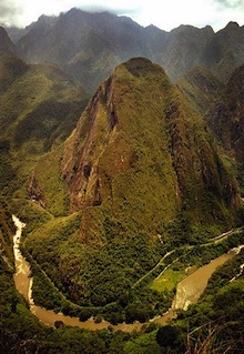 Cuzco Tour - The Urubamba River runs through the Sacred Valley of the Urubamba.