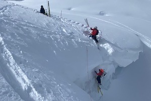 Crevasse Rescue for Backcountry Skiers and Splitboarders