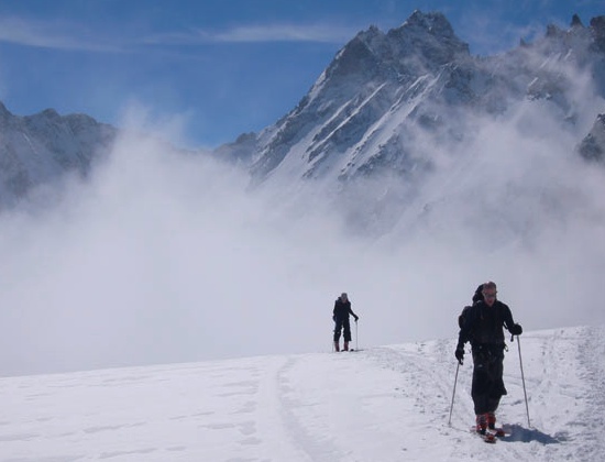 Afternoon skinning through the mist on day 2.