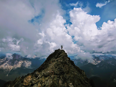 Guide Like Liz Scholarship Winner: Ellie Price 2 NERidgeBlackPeak2CWashington