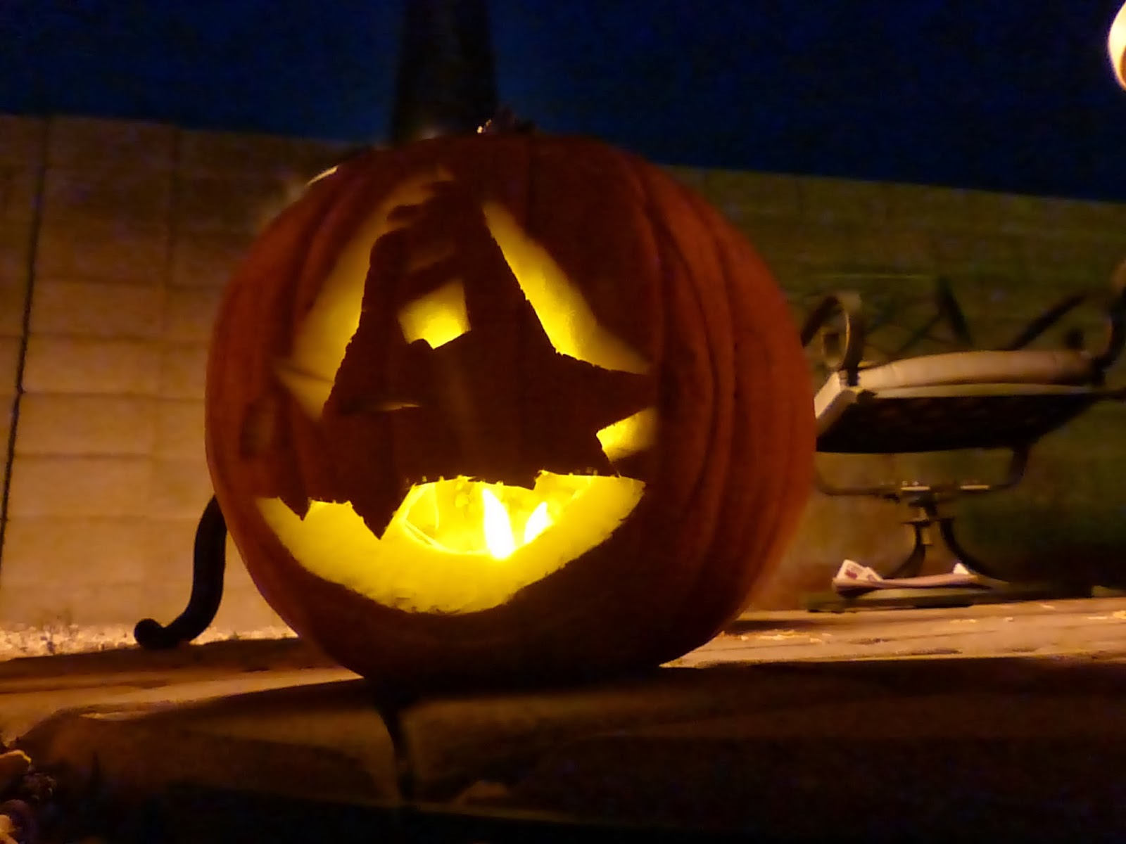 AAI South Pumpkin Carving 3 P1000694