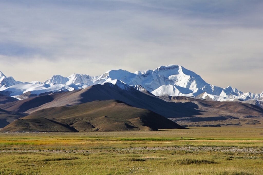 Cho Oyu from the Tibetan plateau