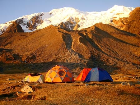 On the approach to Illimani