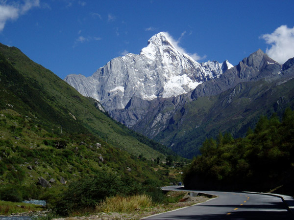 Siguniang from the town of Rilong