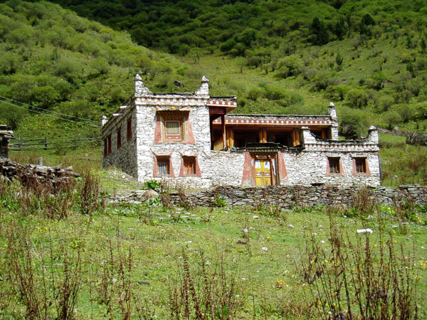 Stone houses near Rilong