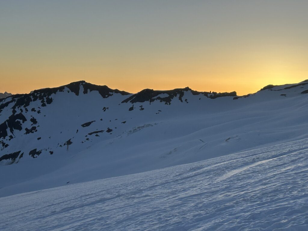 Climb Mt. Baker with American Alpine Institute! 2 Sunrise Mazama Col1