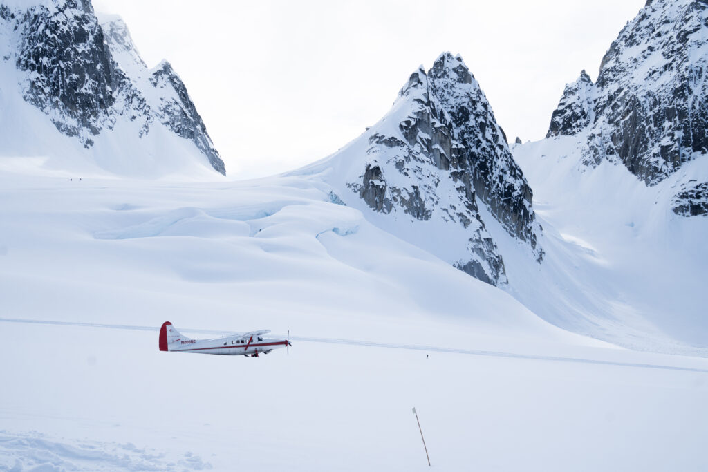 Plane Landing on the Pika